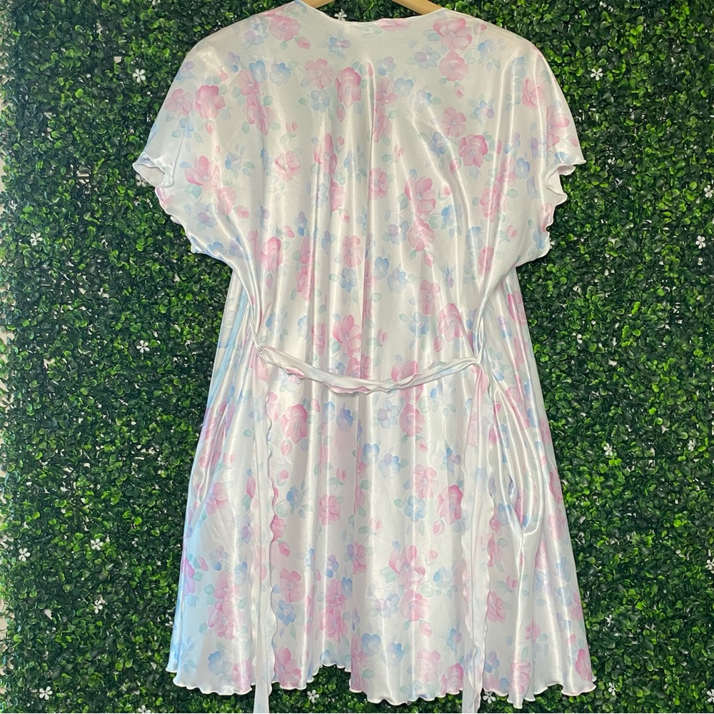 Pastel Nightie & Robe - Picture 6 of 7